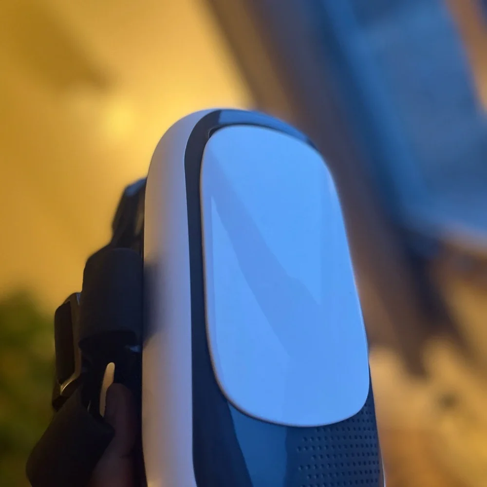 Sleek Black and White Smartphone VR Headset